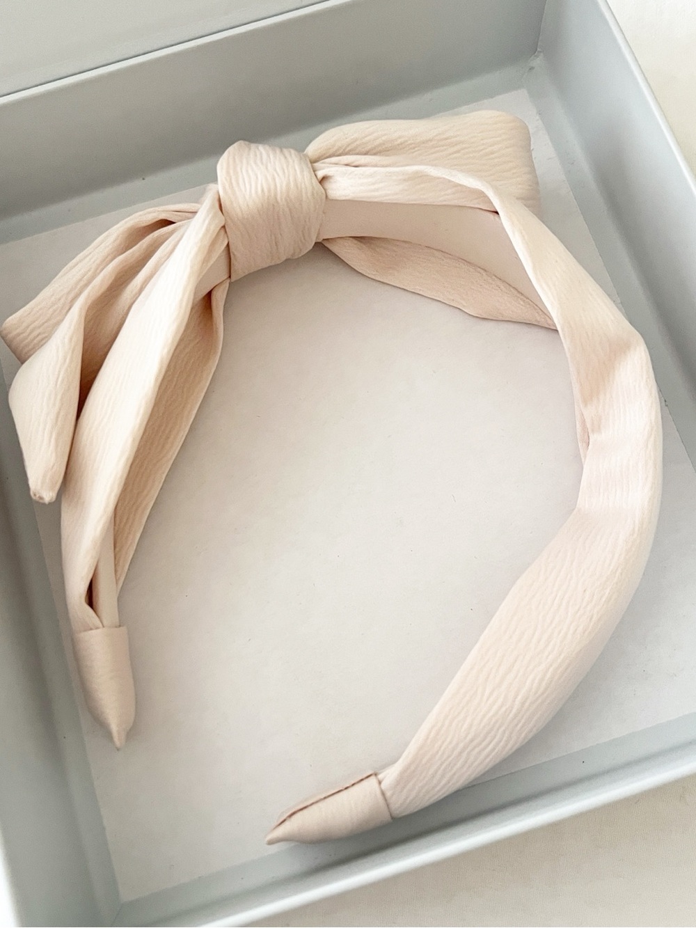 BNIB Kristin Ess The Satin Headband Blush Pleated Bow New
